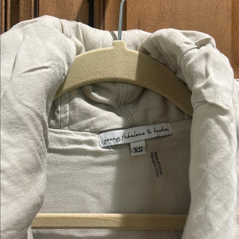 Elegant Cream Women's Jacket - Picture 2 of 7